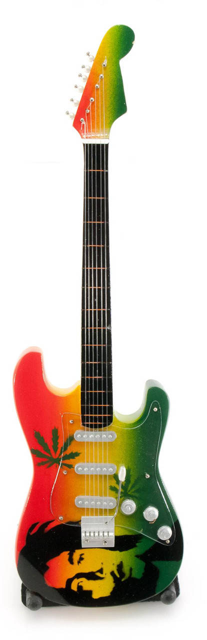 

Гитара деревянная миниатюрная с подставкой "Bob Marley" 24х7,5х1,5см (29869)