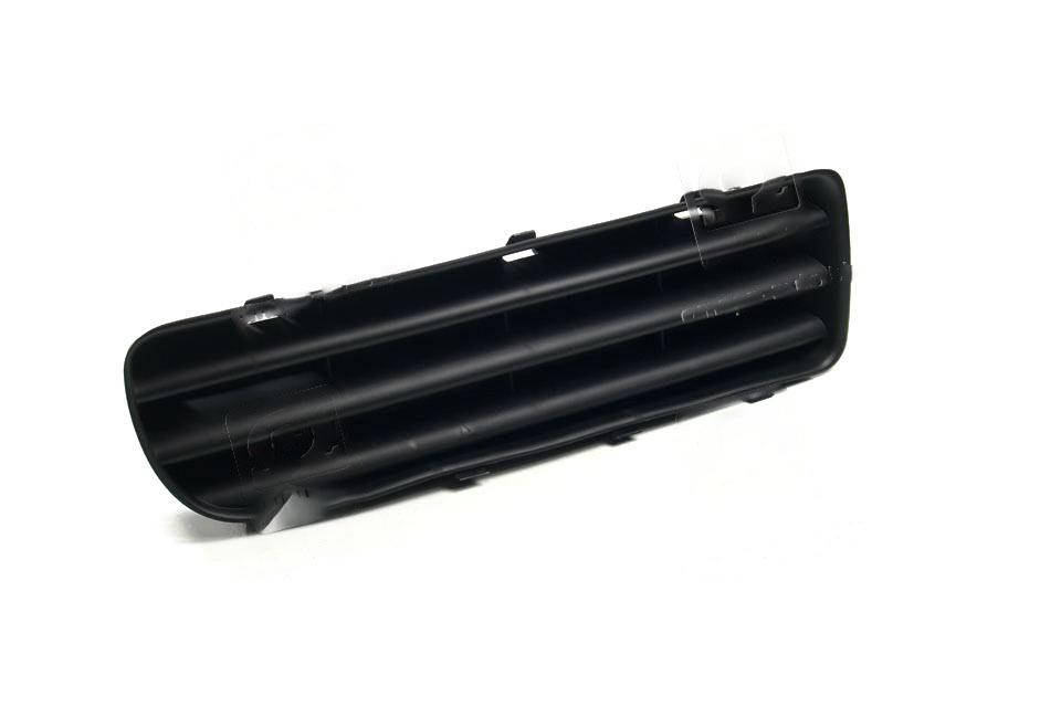

Решетка в бампере правая SKODA OCTAVIA 00- (TEMPEST). 1U0807368B