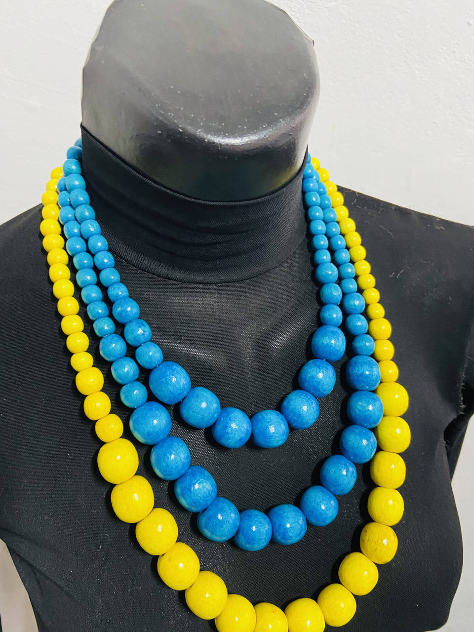 

Намисто з дерева блакитно-жовте, намисто в національному стилі