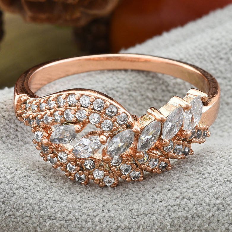 

Кольцо 14286расп мутный камень размер 20 ширина 9 мм вес 2.5 г белые фианиты позолота РО