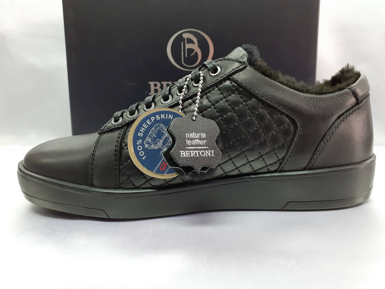 

Зимние кожаные полуботинки под кроссовки на цигейке Bertoni 42, 28, Черный