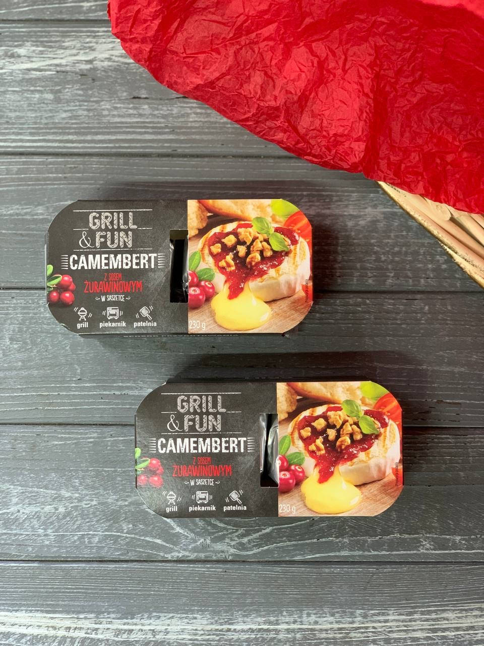 

Сир Camembert Gril & Fun з журавлиним соусом