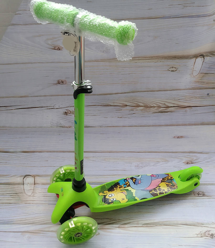 

Самокат детский Scooter Kids Mini, светящиеся колеса, 54*11 см, Зелёный