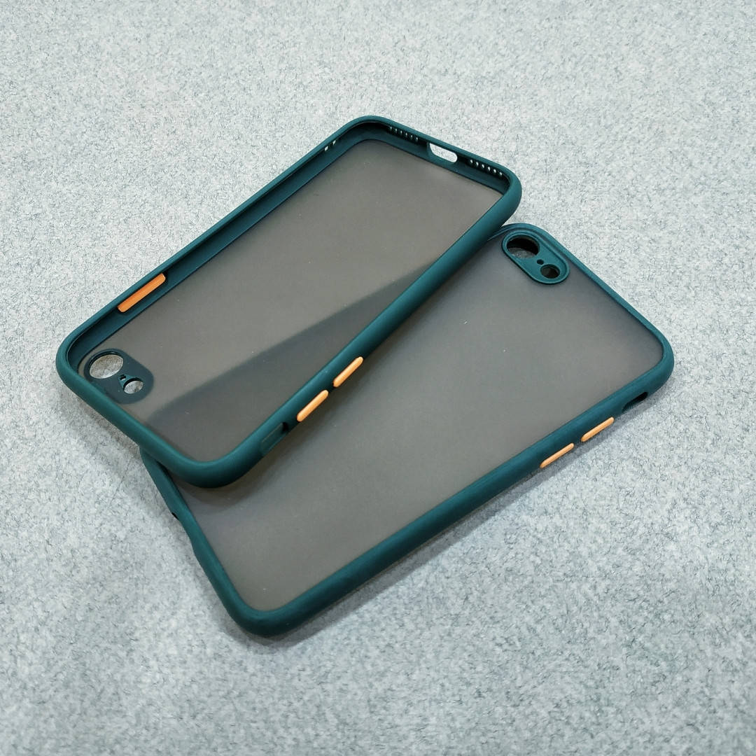 

Противоударный матовый чехол для iPhone SE 2020 зеленый бампер защита камеры, Зелёный