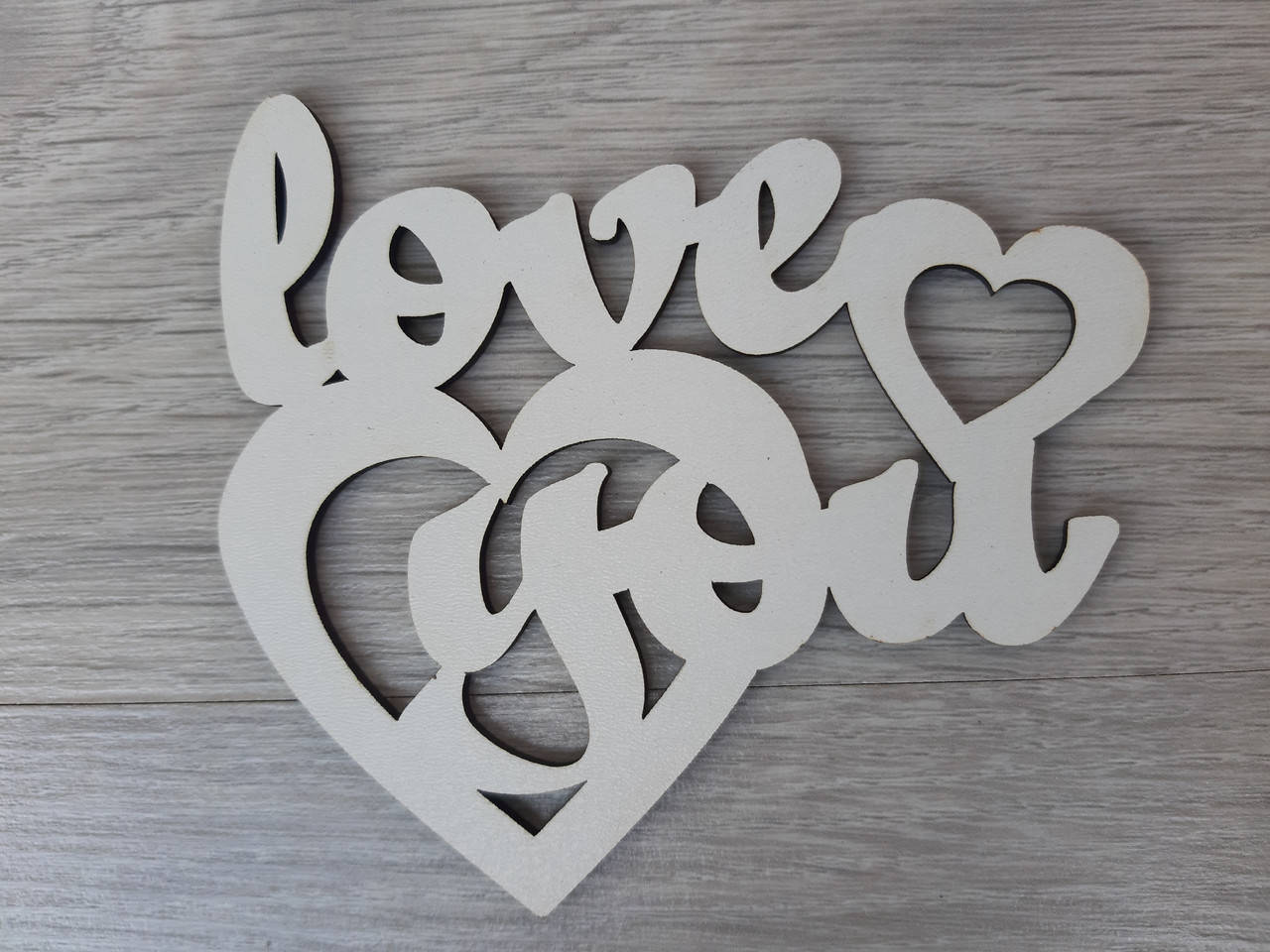 

Слово ламинированное в подарочную коробку "Love You"