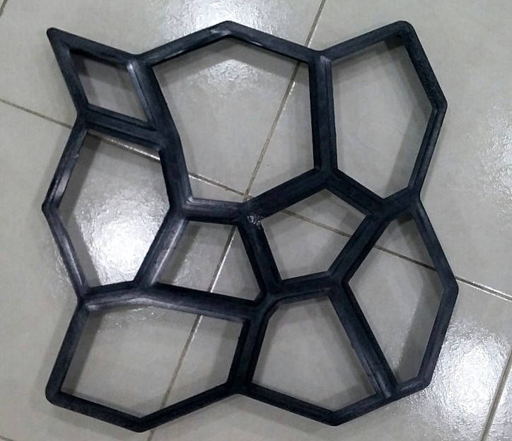 

Форма для производства тротуарной плитки "Садовая дорожка" - 60 * 60 см