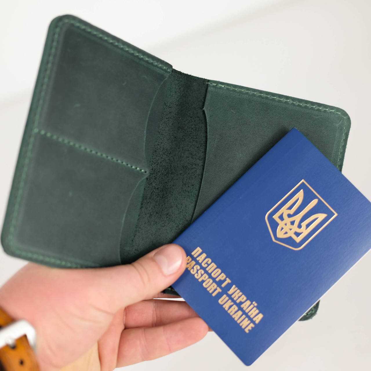 

Обложка для документов с отделами из натуральной винтажной кожи зеленая, Зелёный