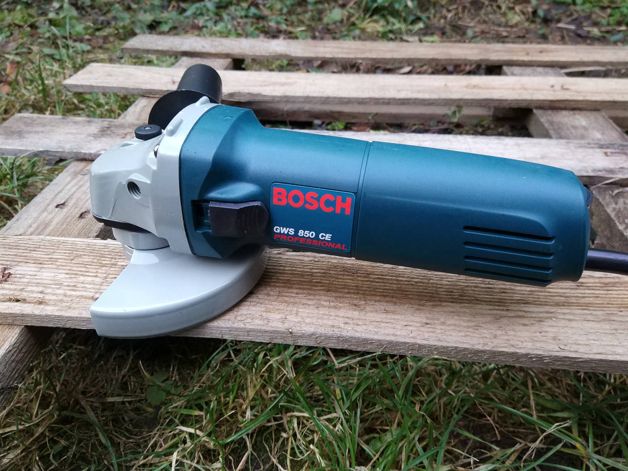 

Болгарка BOSCH GWS 850CE круг 125 мм, 850 Вт, регулятор оборотов Качество