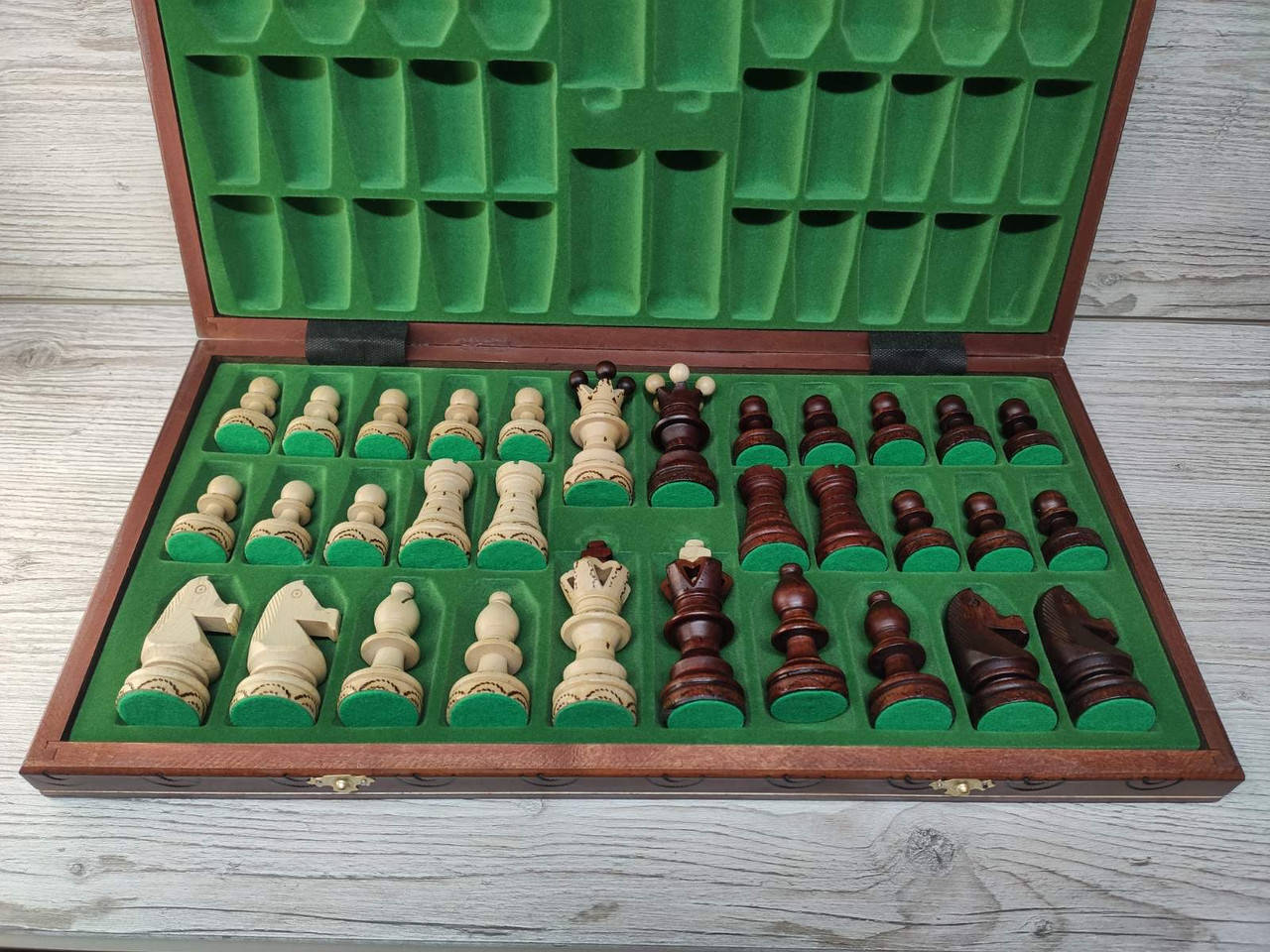 

Шахматы деревянные резные
