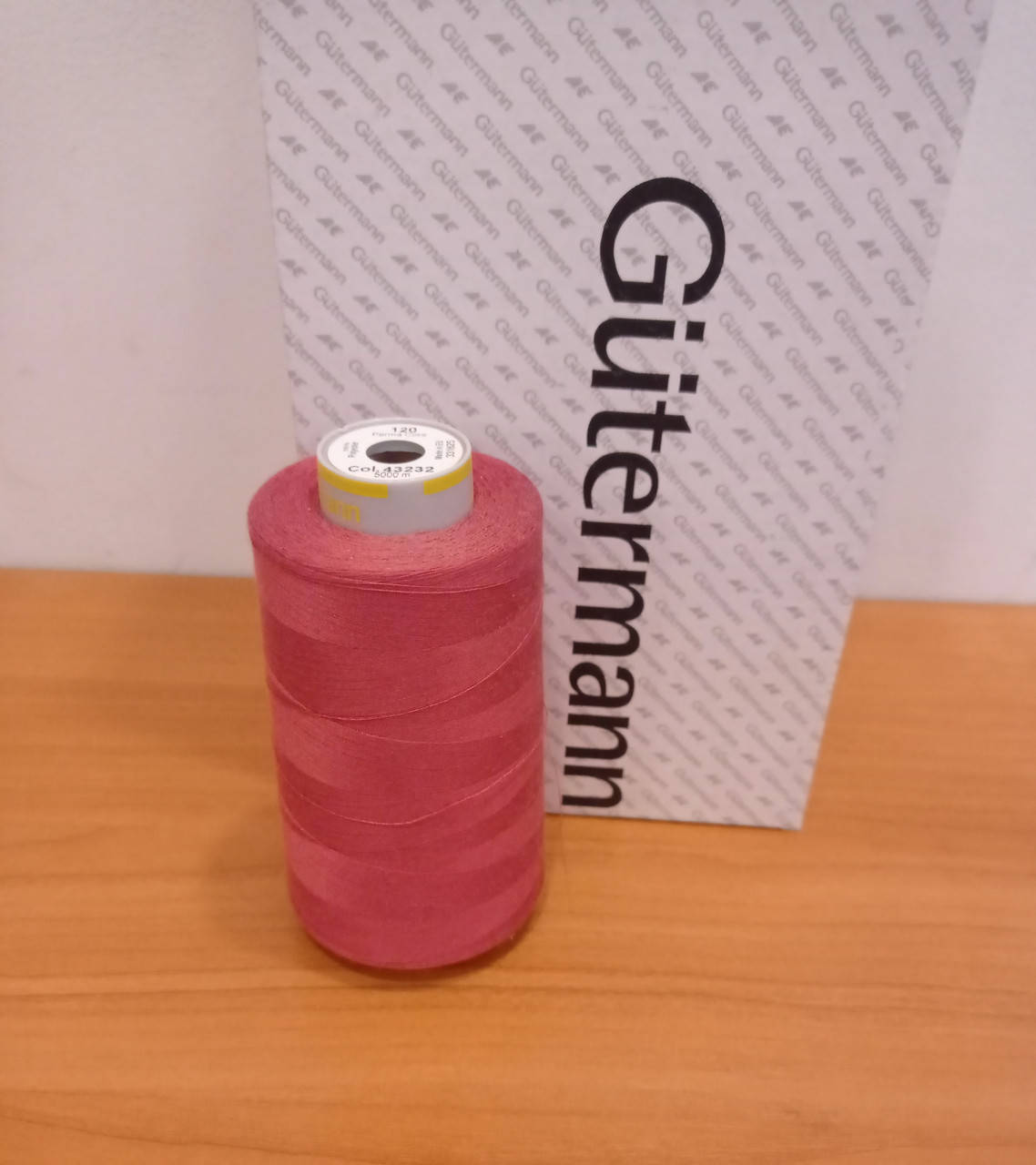 

Нитка Gutermann Perma core №120 5000м.