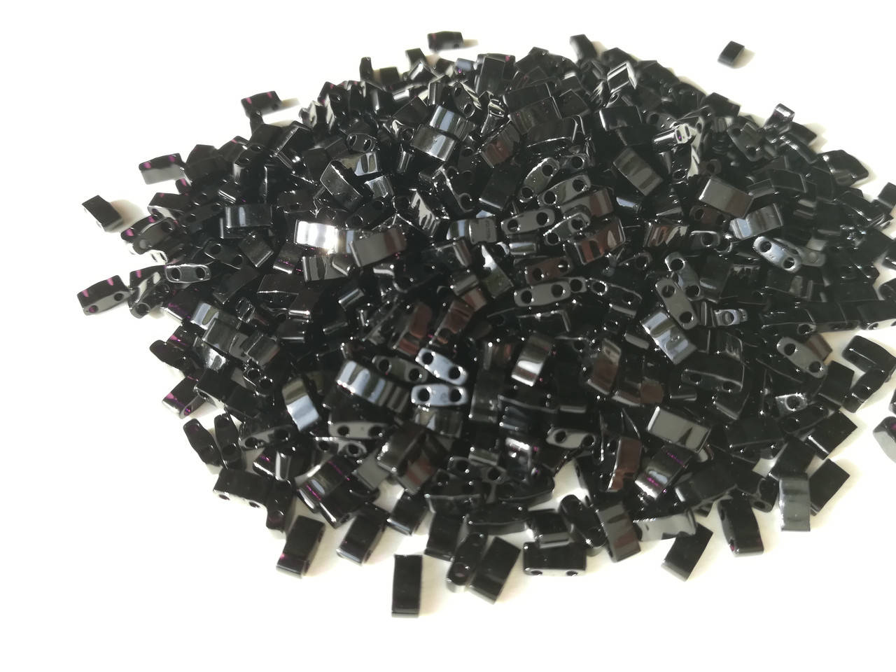

Miyuki Half Tila HTL0401 Black