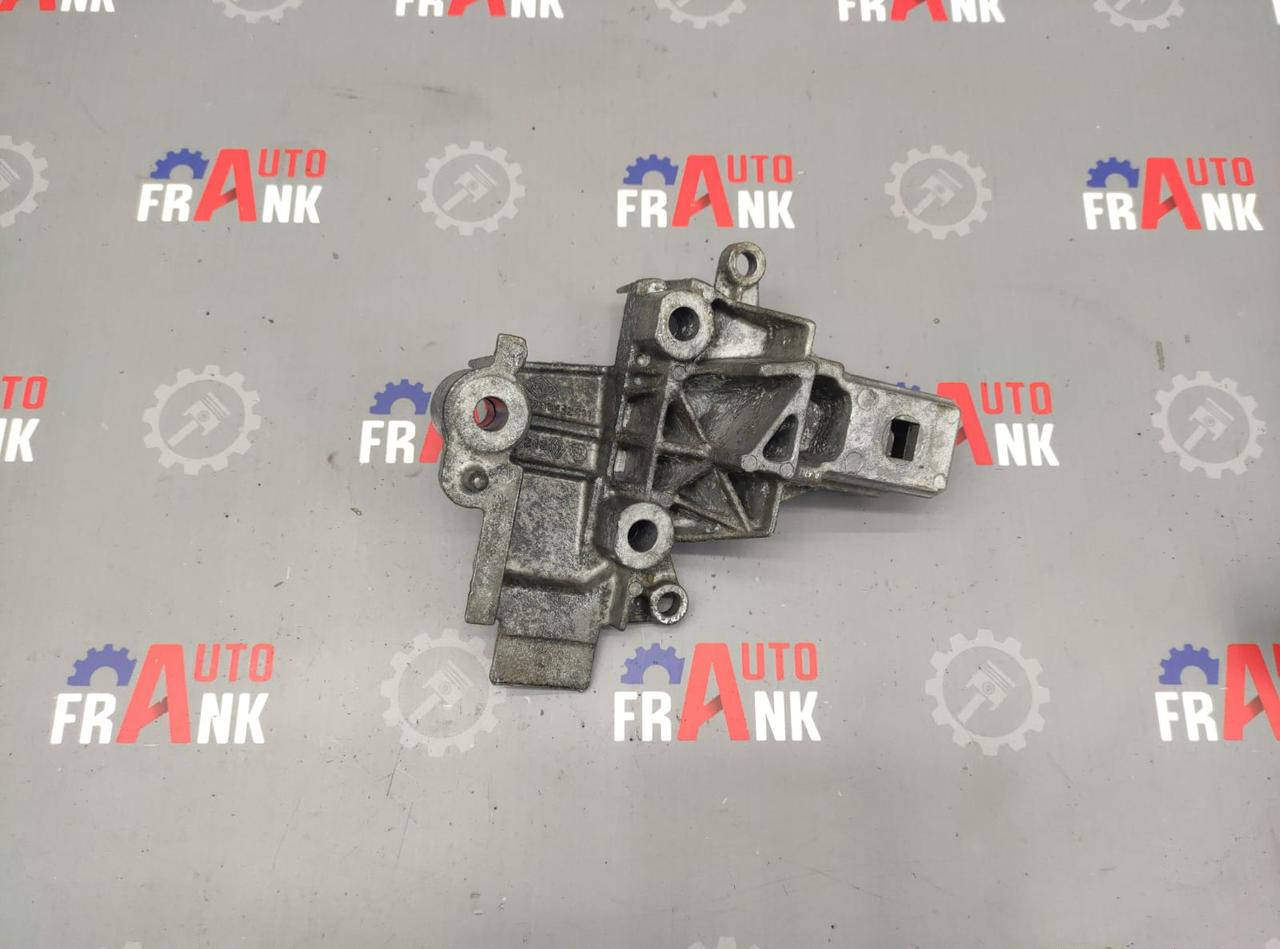 

Кронштейн двигателя правый 7700432411, 1.9 d Renault Kangoo 1999-