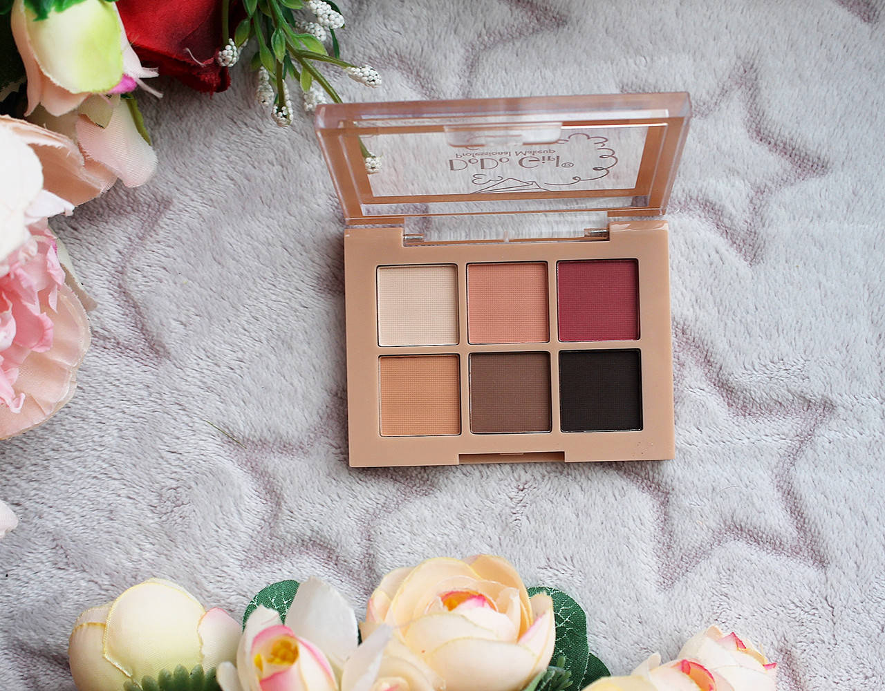 

Палитра матовых теней для макияжа Dodo Girl Silky shades