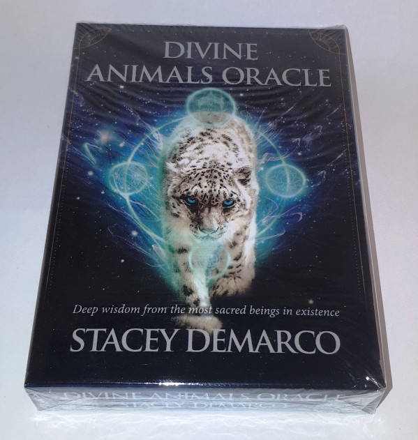 

Карты Оракул Божественные животные - Divine Animals Oracle. Ассоциативные карты в коробке. Гадальные карты.