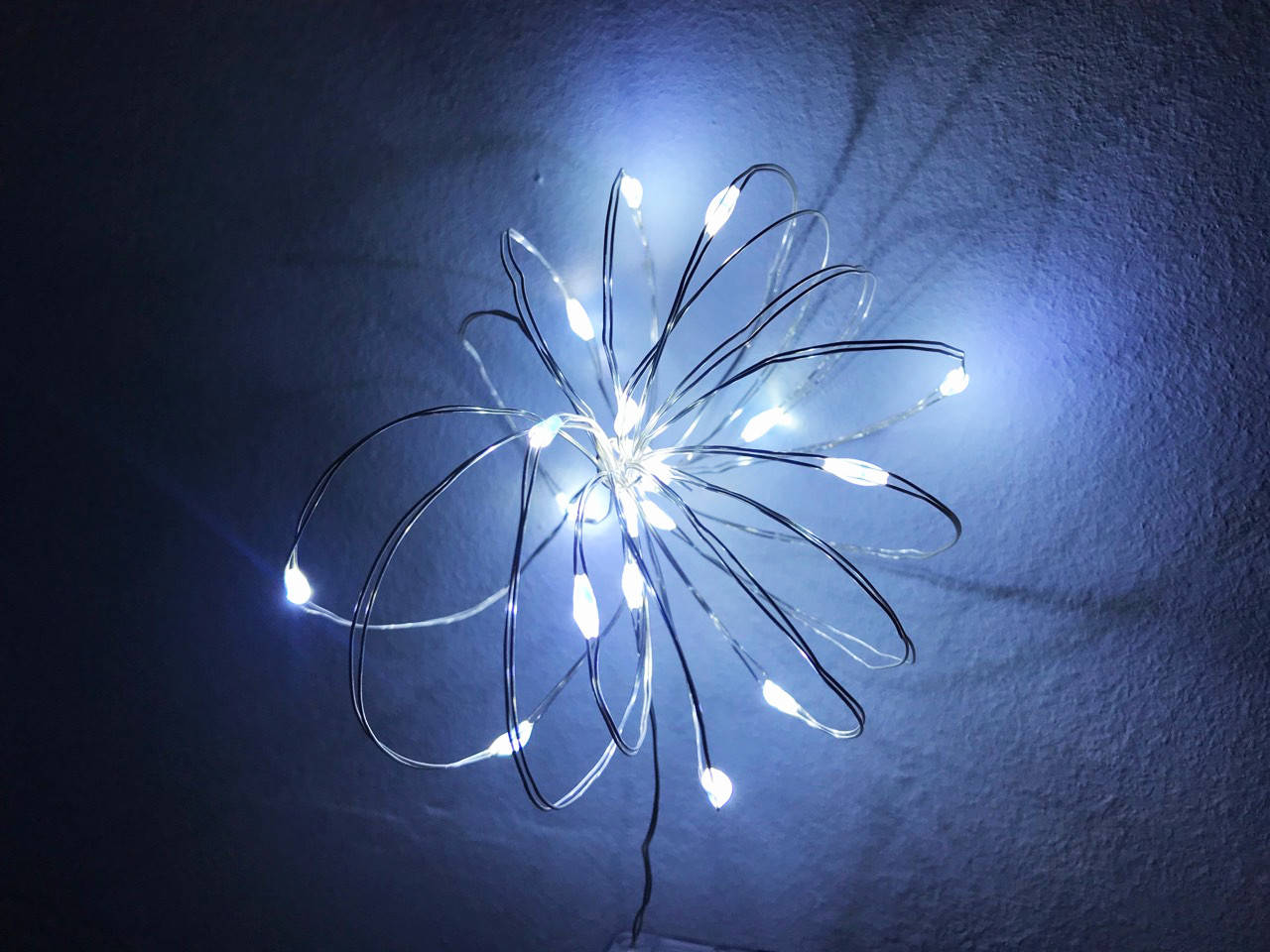 

Гирлянда Светодиодная Нить 2 м 20 LED Холодная Белая на Батарейках