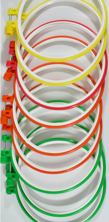 

Пяльца с металл винтом ф=17см уп=10шт