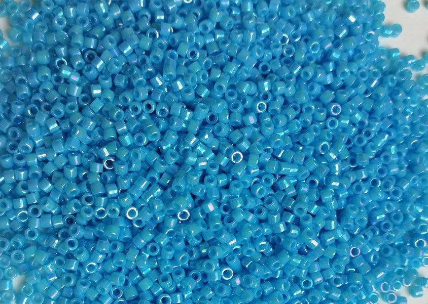 

Японський бісер Miyuki Delica 11/0 DB0164 Opaque Lt.Blue AB