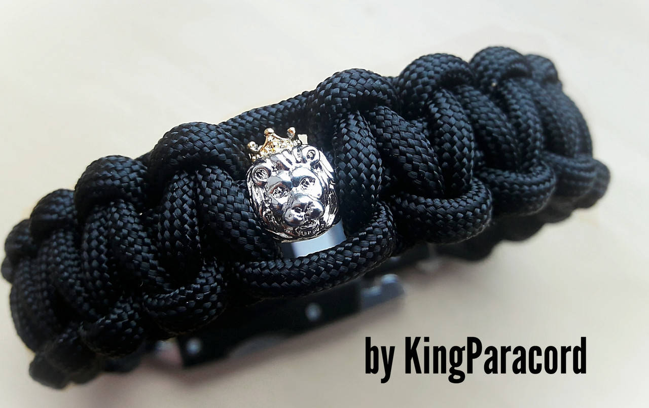 

Браслет из паракорда с ножом и Львом на подарок мужчине парню туристу под заказ + брелок в подарок