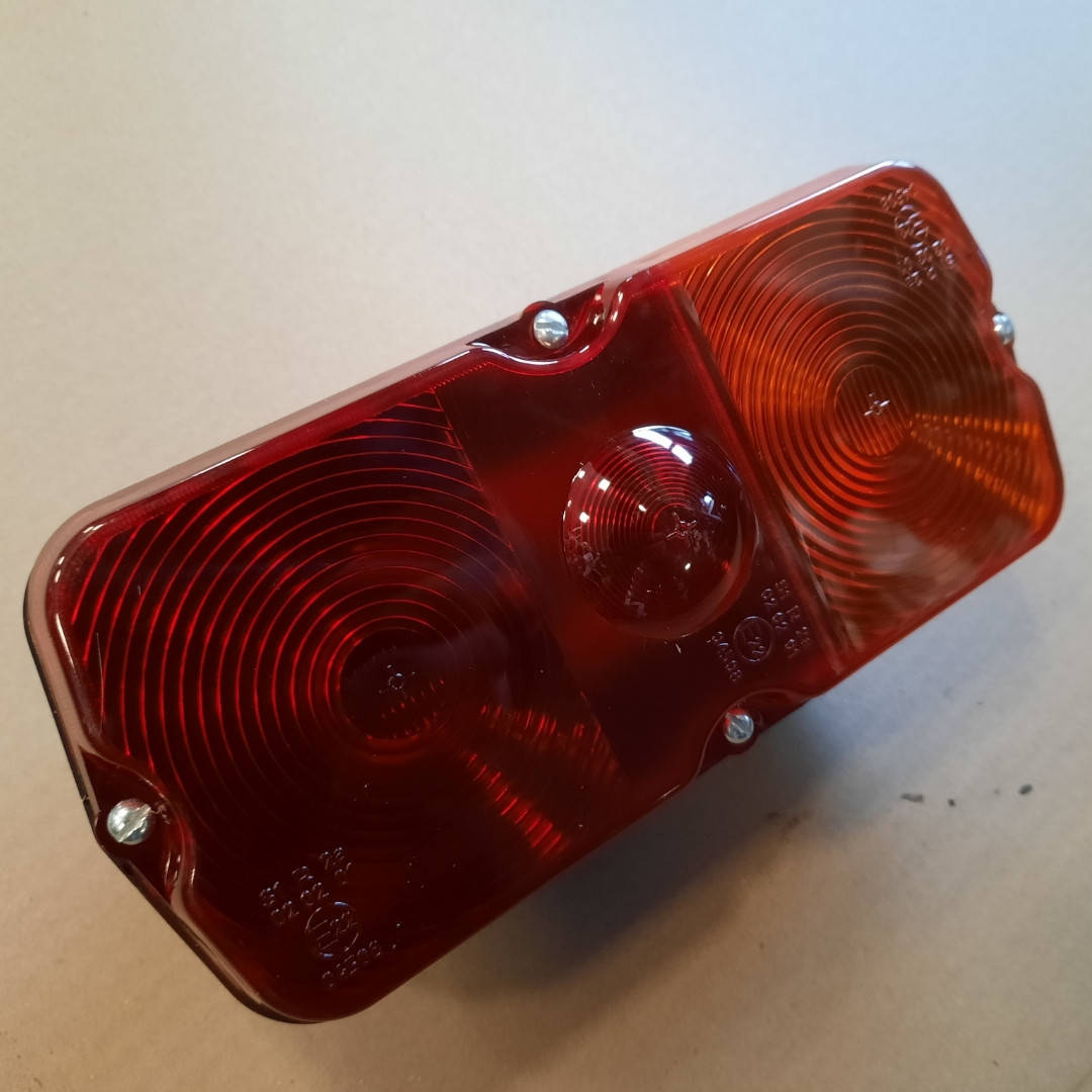 

Фонарь КАМАЗ, КРАЗ, УАЗ, ГАЗ, Прицепы задн. ФП132-А1-3716010