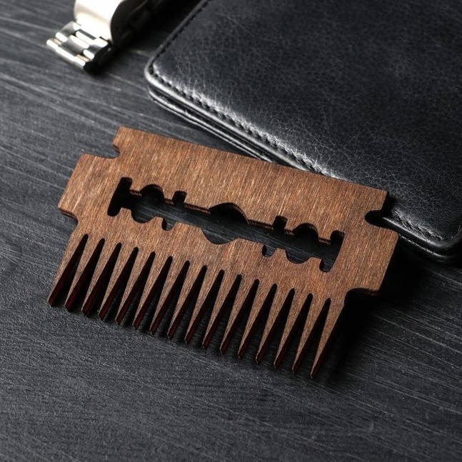 

Расческа для бороды и усов "Razor"