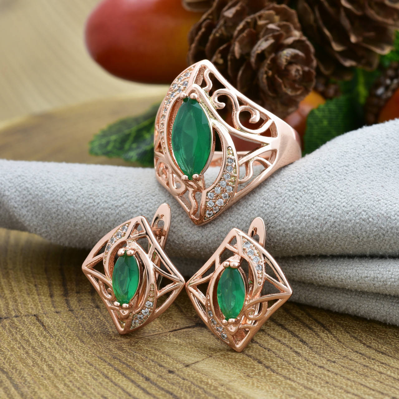 

Набор Xuping Императрица 90459 кольцо + серьги 17х15 мм нефритовые фианиты позолота РО размер 17