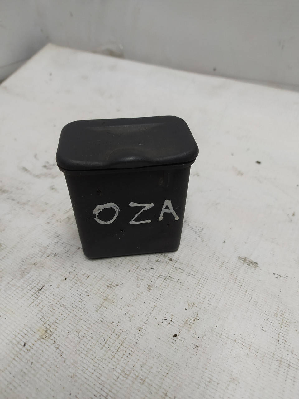 

Пепельница задней двери Opel Zafira A Опель Зафира а 90580259
