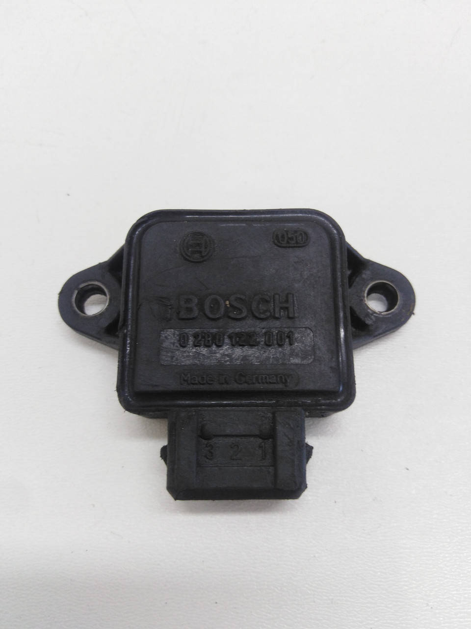 

Датчик положения дроссельной заслонки Opel Vectra B, Omega B, 2.0 - 16v. 0280122001.