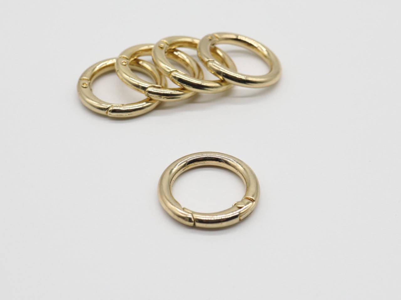 

Кольцо самозажимное. Цвет "золото". 28мм, Золотистый