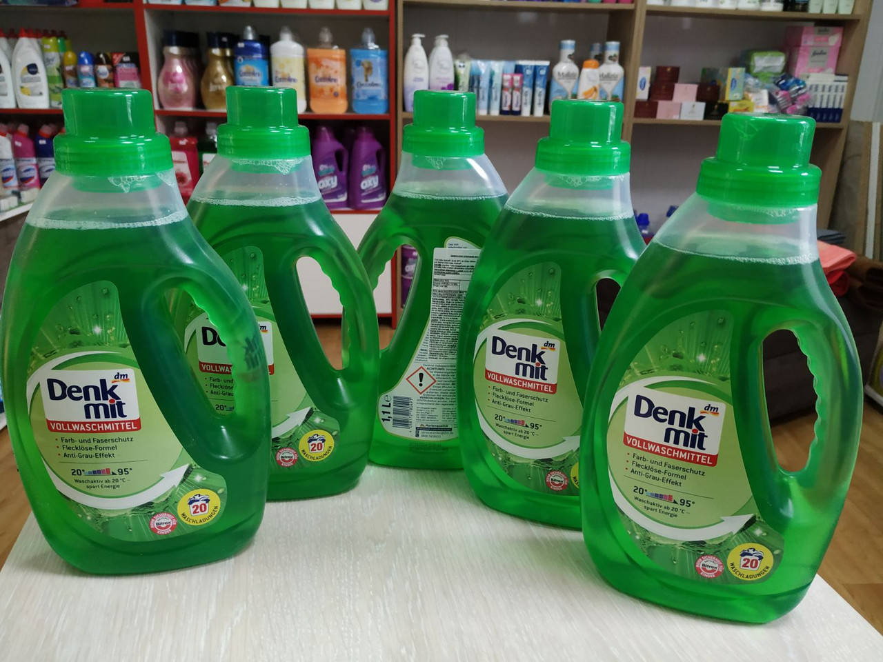 

Гель для стирки белых вещей Denk mit 1100 ml. Количество циклов - 20. Германия.