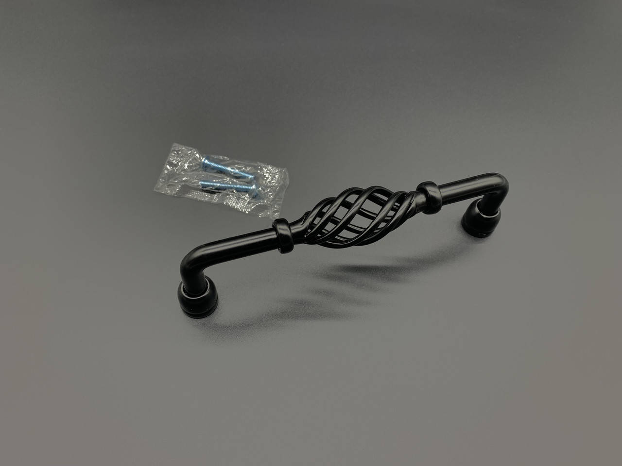 

Ручки мебельные кованые. Высокое качество. Цвет черный. 128мм