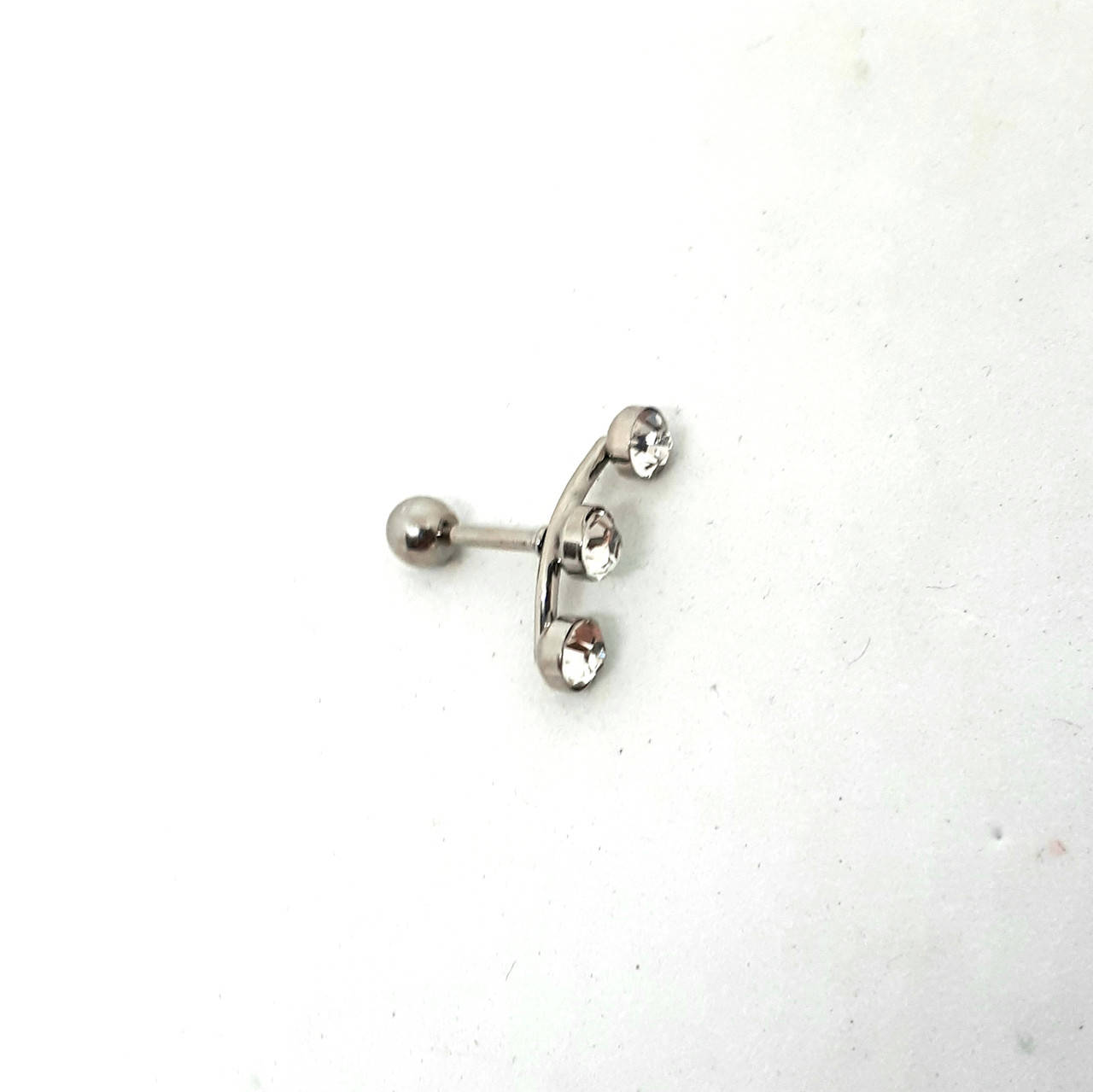 

Серьга-гвоздик мед.сталь с тремя камушками