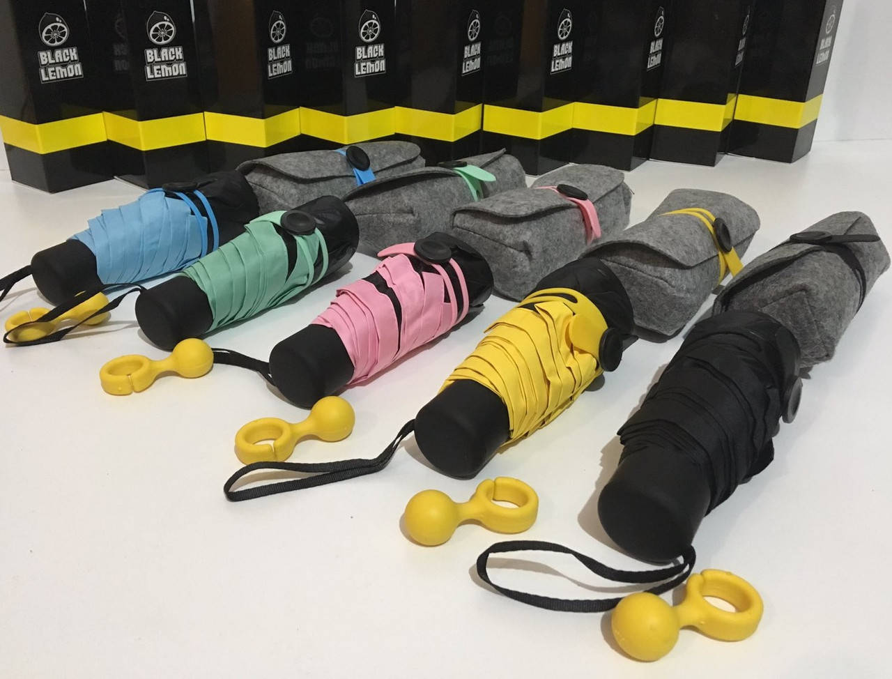 

Мини зонт Black Lemon в тканевом футляре, Черный