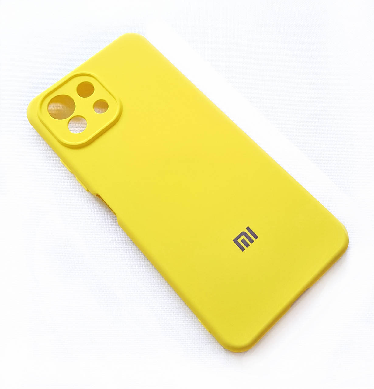 

Силиконовый чехол Xiaomi Mi 11 lite желтый soft touch