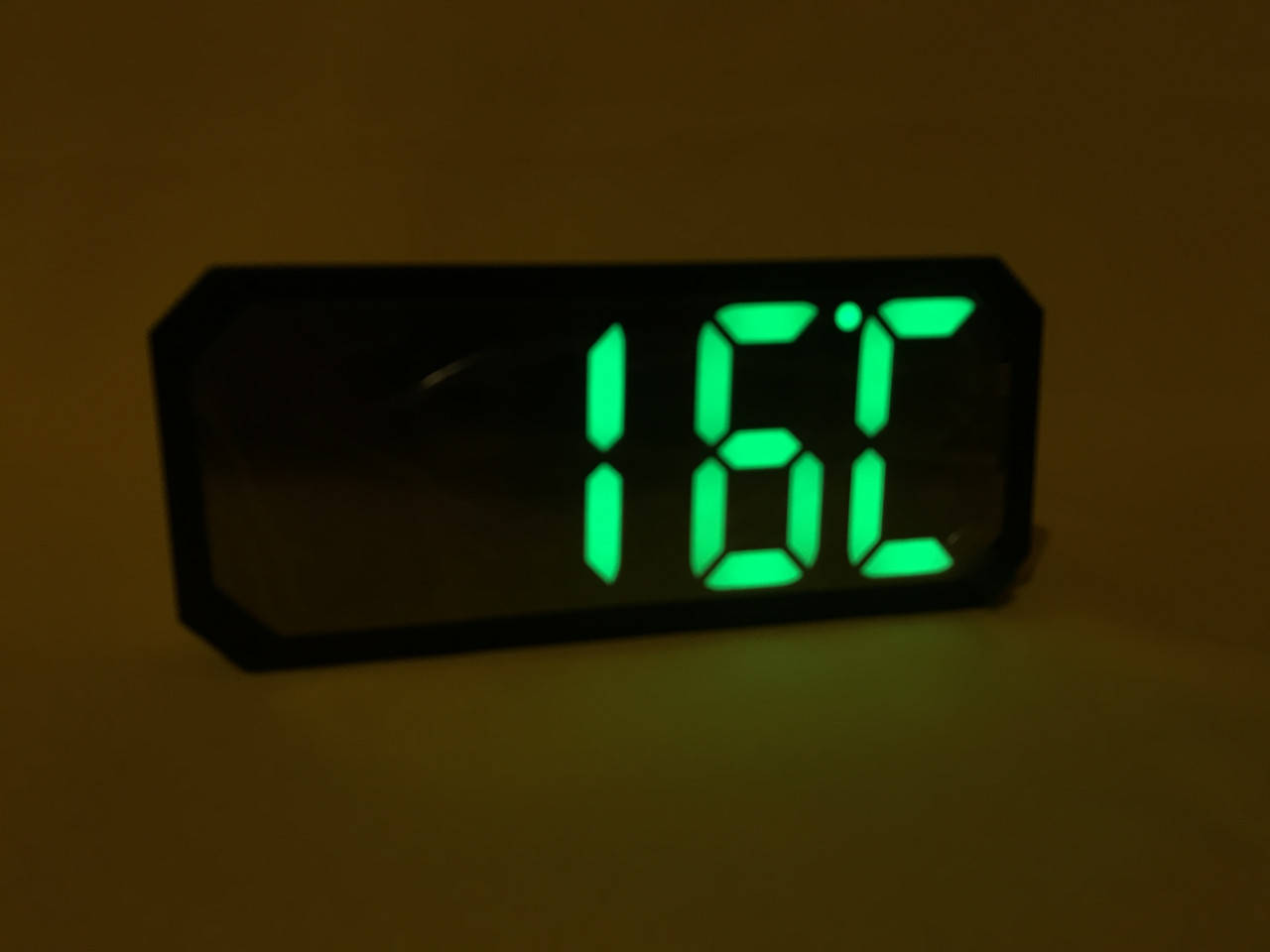 

Часы электронные светящиеся 6606