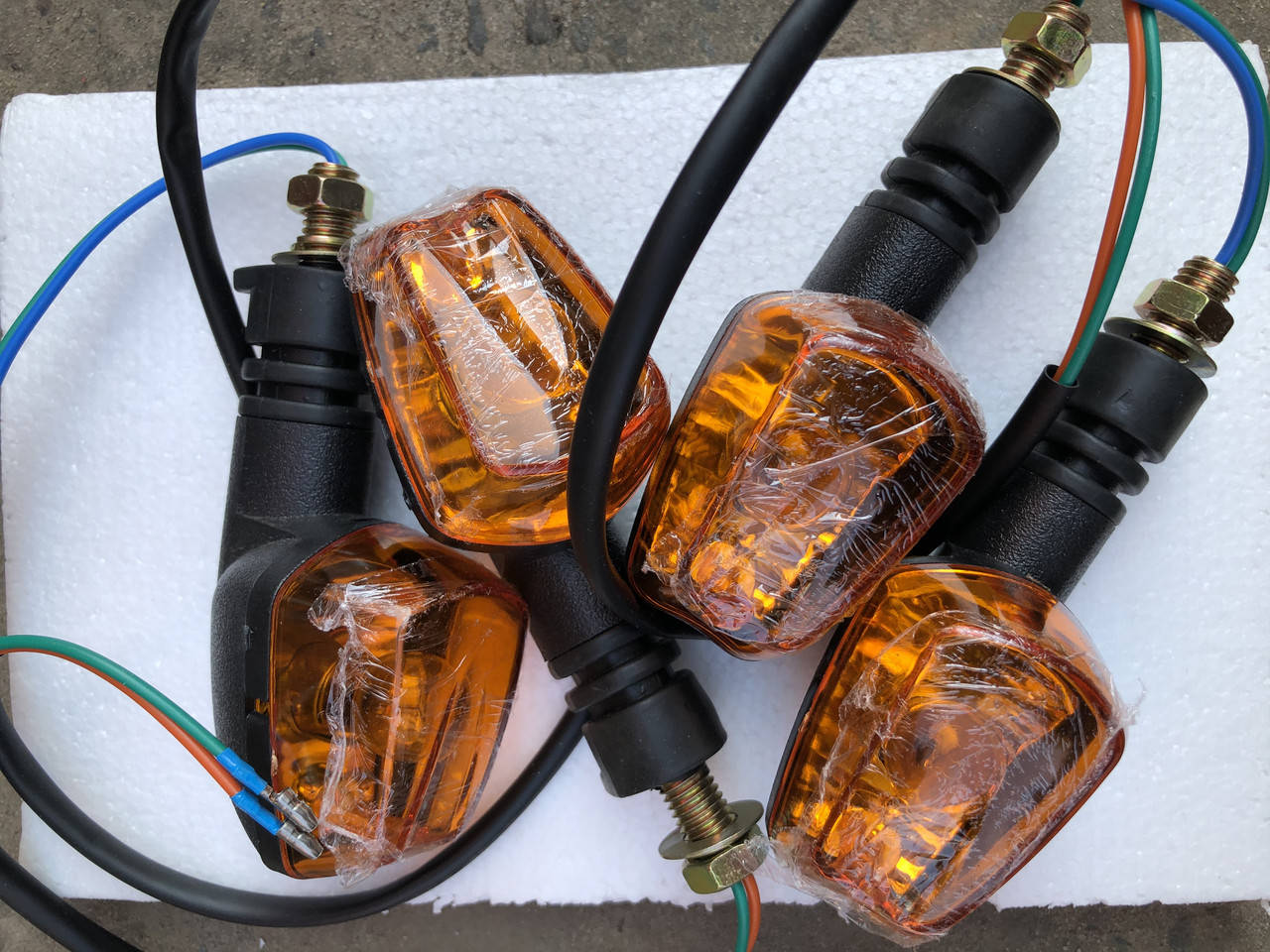 

Повторители поворотов Альфа, Дельта, Мустанг, Сабур 12V