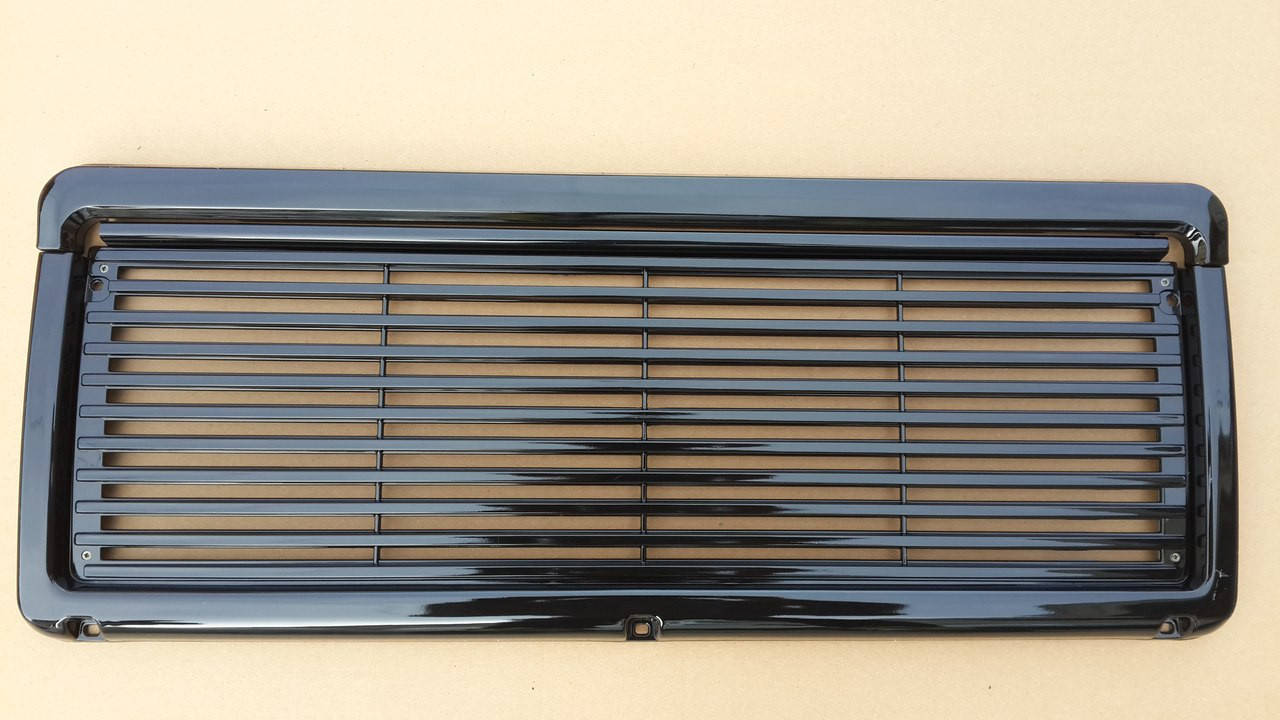 

Решетка радиатора ВАЗ 2107 черные тонкие полосы, Черный