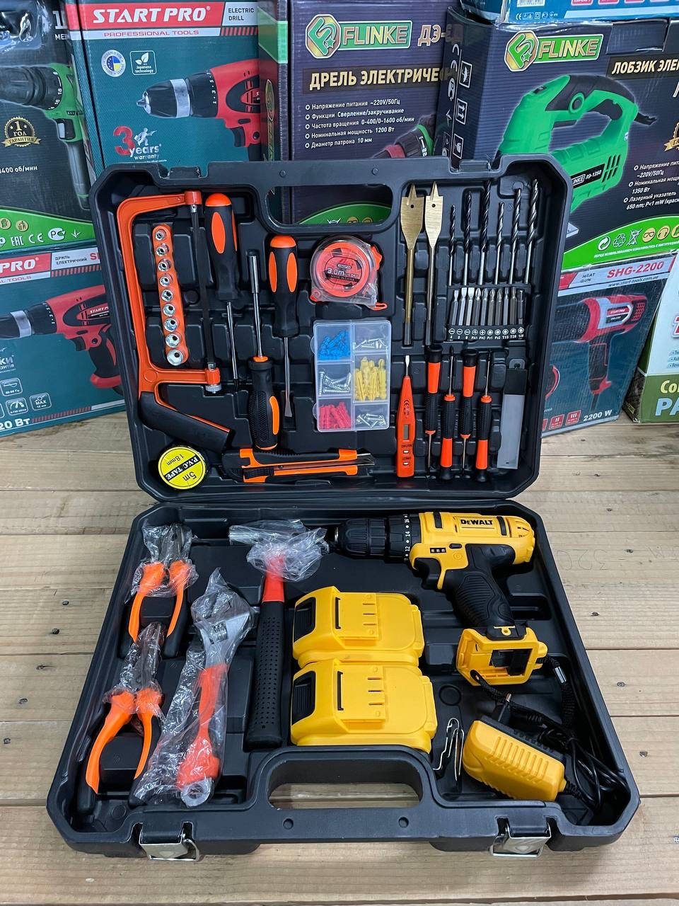 

Ударный шуруповерт DeWALT DCD791 24V/ 5А/час 2 аккумулятора. Девальт