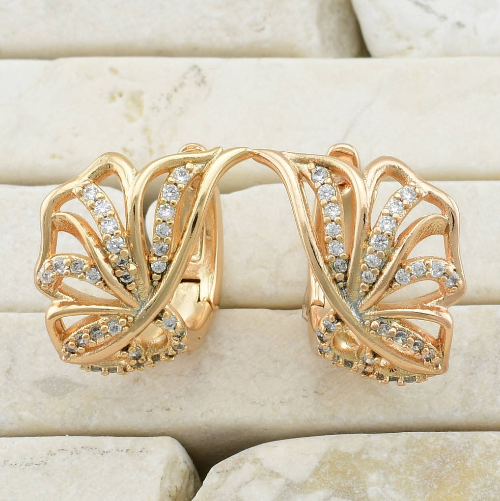 

Серьги 27972 размер 16х10 мм белые фианиты вес 4 г позолота 18К