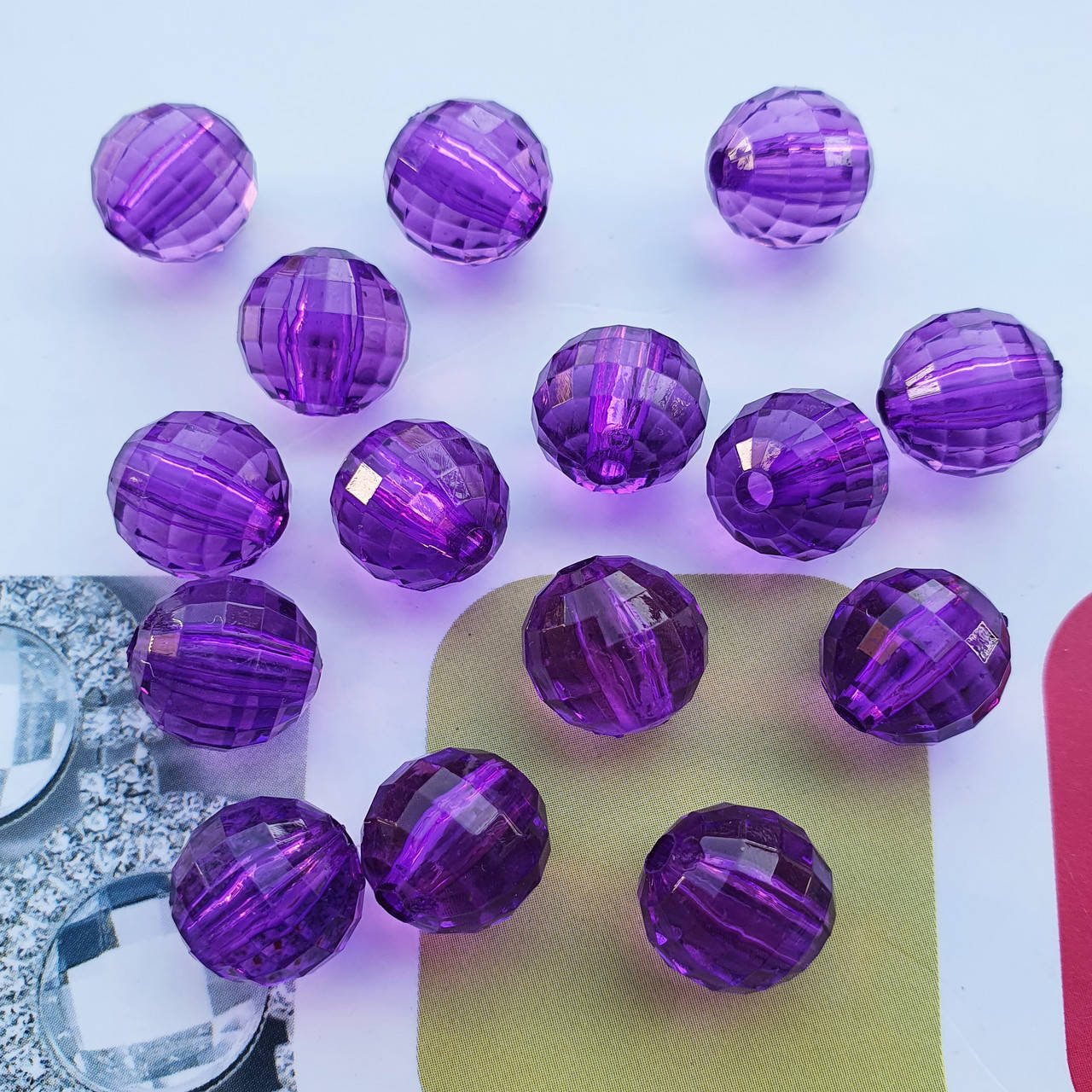 

Пластикова намистина, гранована куля, темно фіолетова 8 мм, 20 г