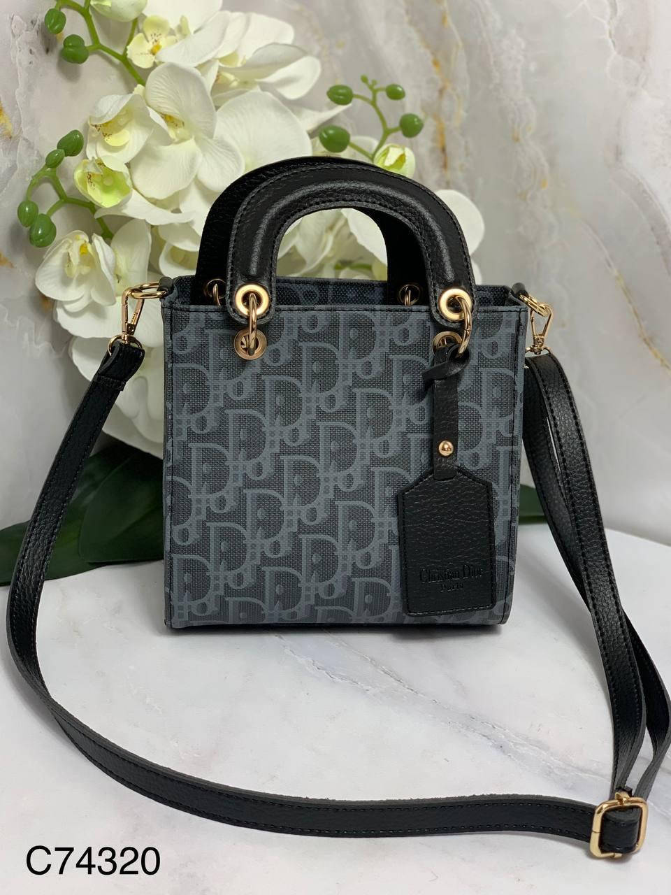 

Каркасний клатч Christian Dior