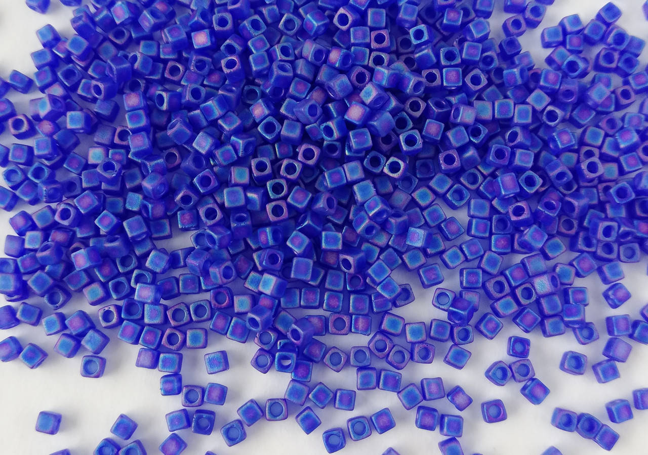 

Miyuki Square Beads 1,8 мм SB0151FR Matted Transp Cobalt AB