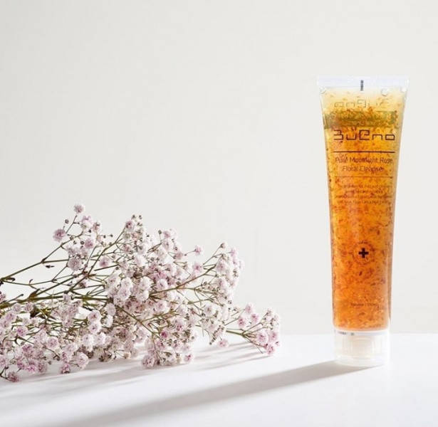 

Гель для умывания с лепестками роз Bueno Pure Moonlight Rose Floral Cleanser, 80 мл