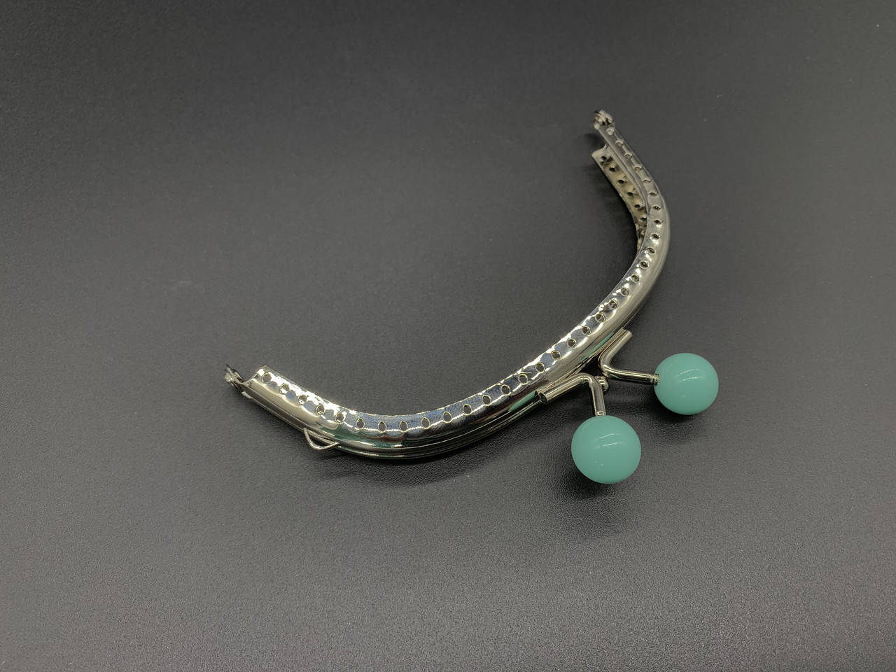 

Фермуар. Цвет серебро. 12,5см.