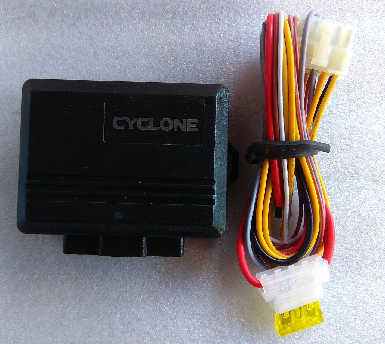 

Доводчик стекол Cyclon PWM-21 на 2 стекла