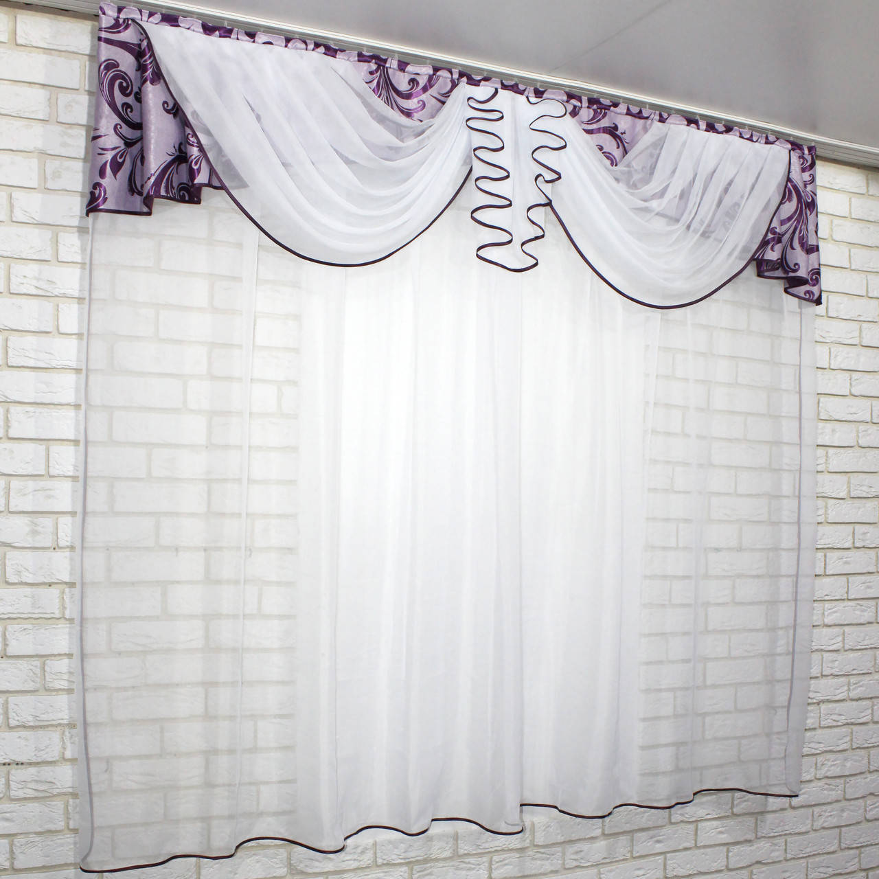 

Кухонный (200х175см.) комплект с ламбрекеном. Цвет фиолетовый с белым. Код 00к 59-164