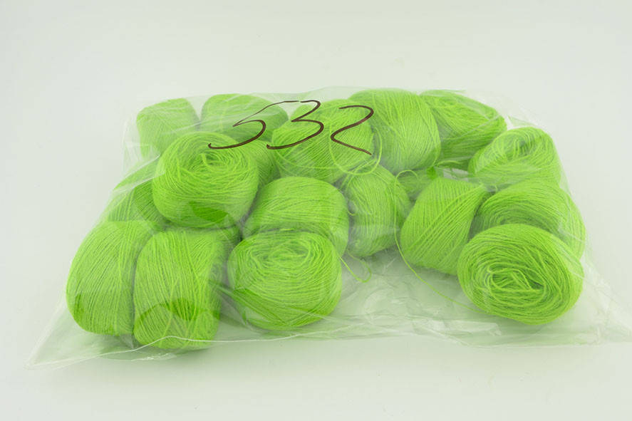 

Акрилові нитки для вишивання №532