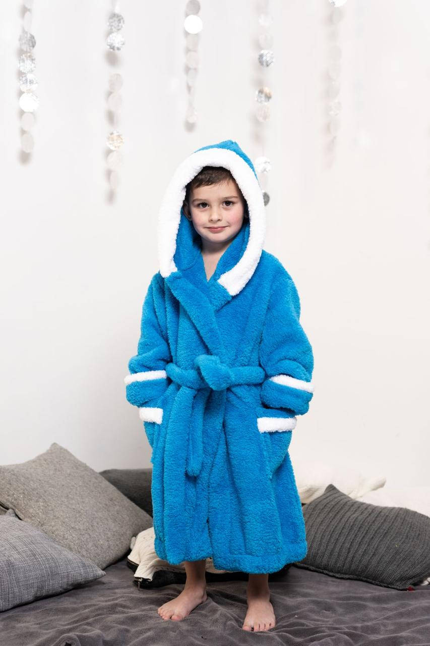 

Теплый халат для мальчика с капюшоном голубого цвета из материала велсофт, Голубой