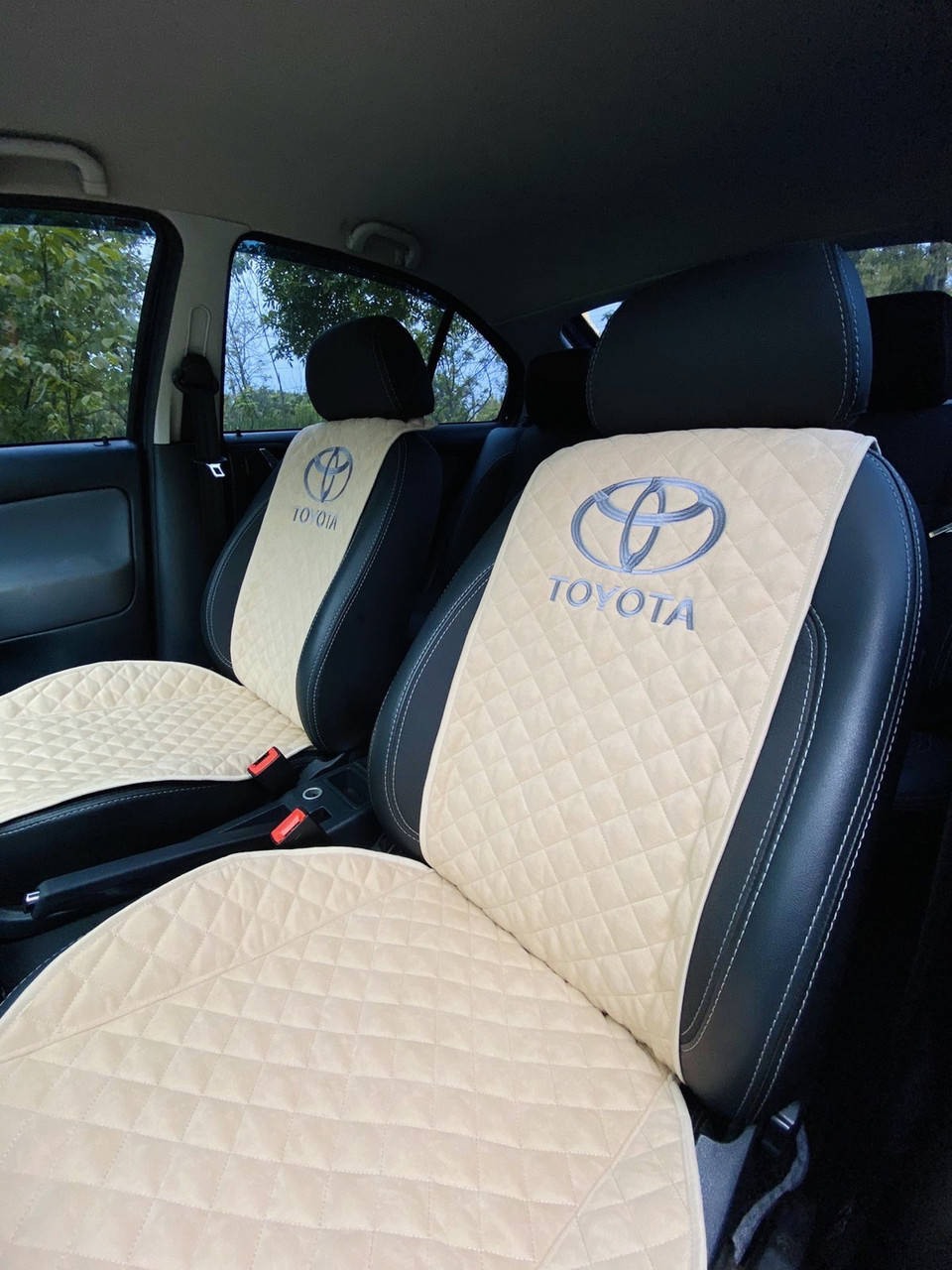

Накидки на сиденья с логотипом Toyota