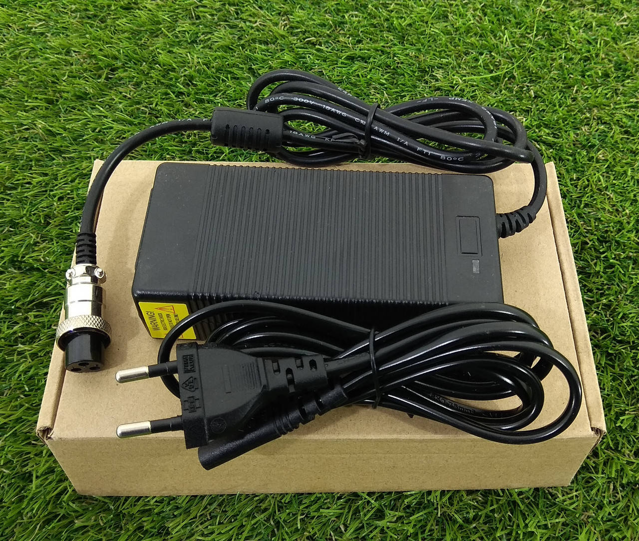 

Зарядное устройство на 36V для литий-ионных АКБ (Li-ion)