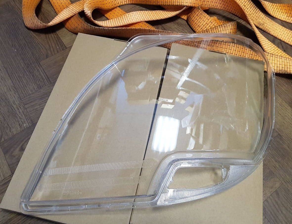 

Стекло фары DAF XF106 CF стекло на переднюю фару ДАФ Е6